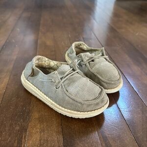 3 pairs of Boys shoes / Hey dudes size 10 and shoes size 10,11,12 lot